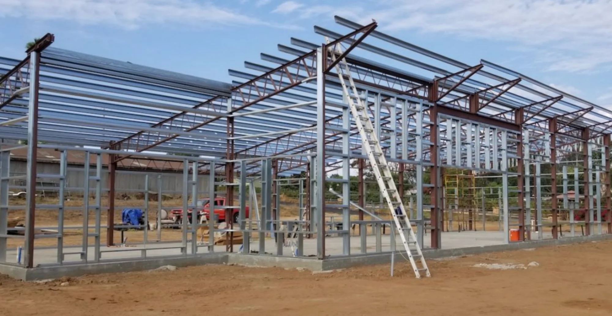 Steel barndo construction in Tennessee